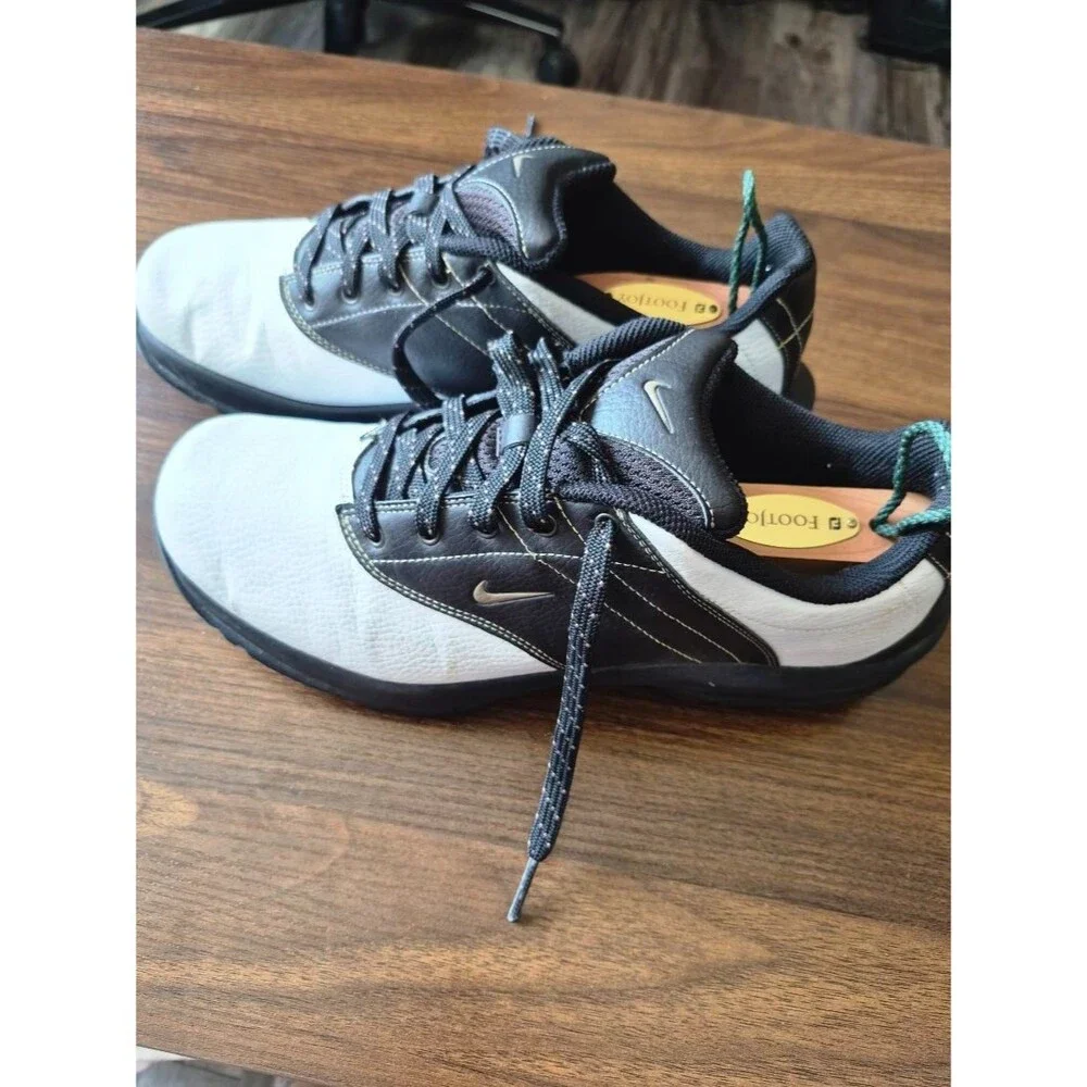 Nike Saddle Back Soft Spike Golf Shoes Kids Size 6Y Boys Girls Cleats 314837-122